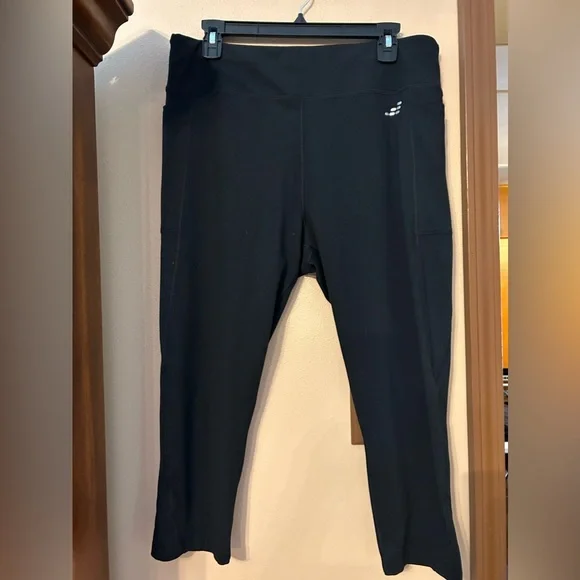 Black Capri leggings 1X - Picture 1 of 2